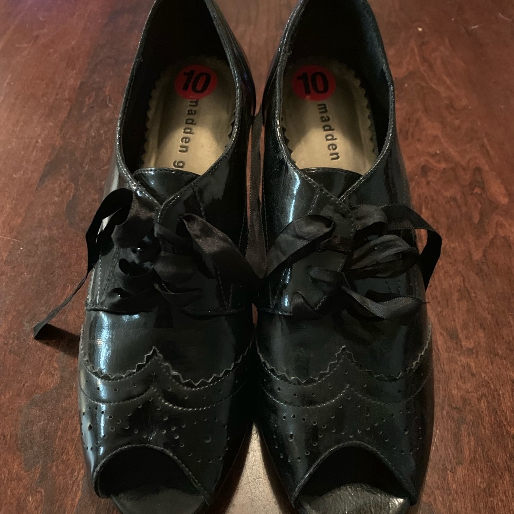 Oxford lace-up peep toe heels
